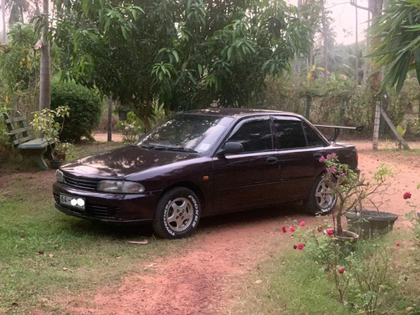 mitsubishi-lancer-1993-big-2