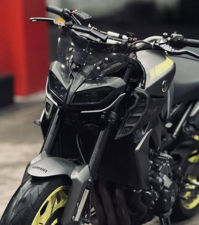 yamaha-mt09-2018-big-1