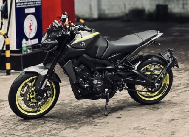 yamaha-mt09-2018-big-3