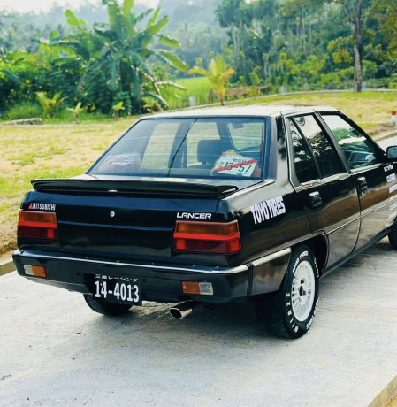 mitsubishi-lancer-c12-big-4
