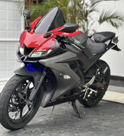 yamaha-r15-2019-big-1