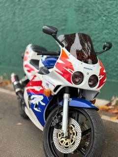 honda-cbr-250-gullarm-2012-big-1