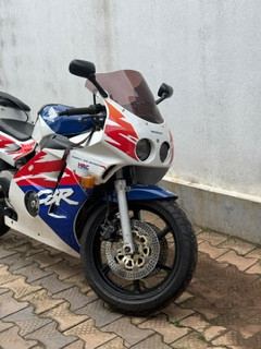 honda-cbr-250-gullarm-2012-big-3