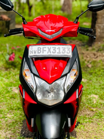 honda-dio-2017-onlight-big-2