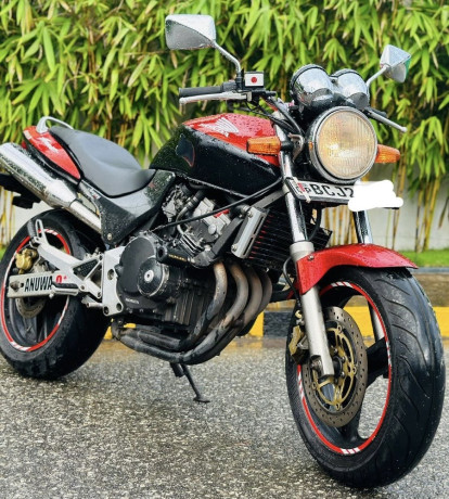 honda-hornet-250-2015-big-1