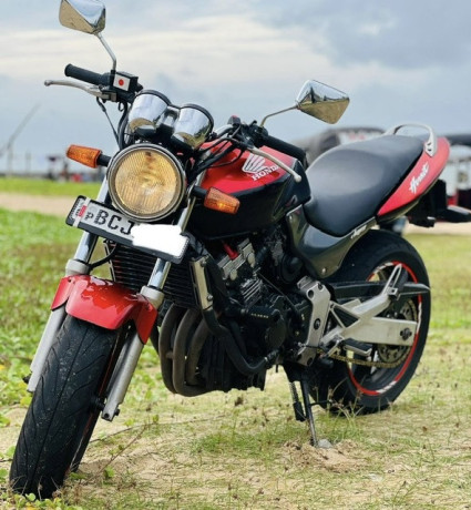 honda-hornet-250-2015-big-3