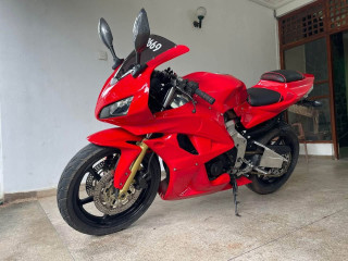 honda-cbr-250-mc22-2009