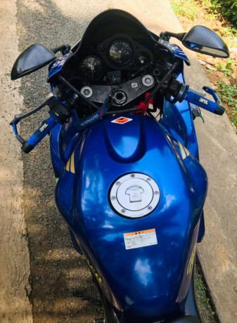 honda-cbr-250-gullarm-2007-big-2