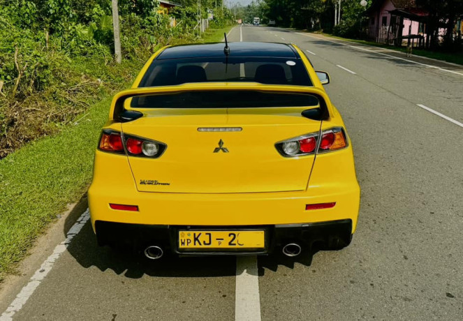 mitsubishi-lancer-ex-2008-big-2