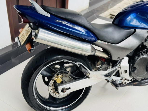 honda-hornet-ch125-2013-big-3