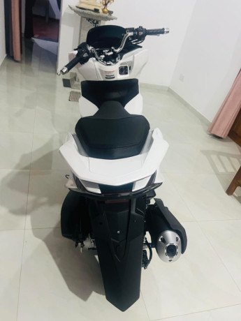honda-pcx-160-2024-big-2