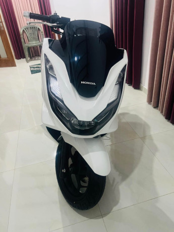 honda-pcx-160-2024-big-1