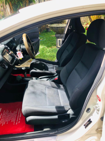 honda-insight-2011-big-4