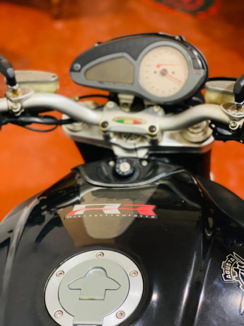 mv-agusta-1078cc-2012-big-4
