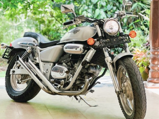 honda-magna-250