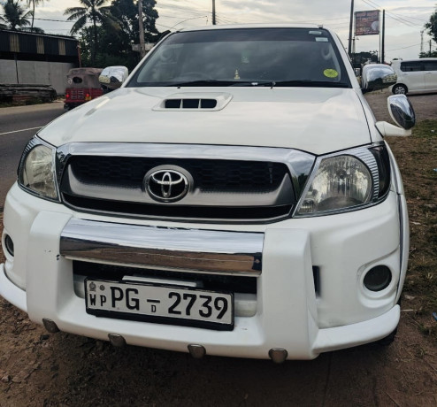 toyota-hilux-vigo-2011-big-1