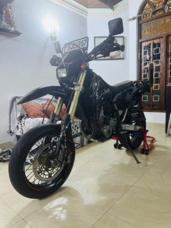 suzuki-drz-400-2024-big-1