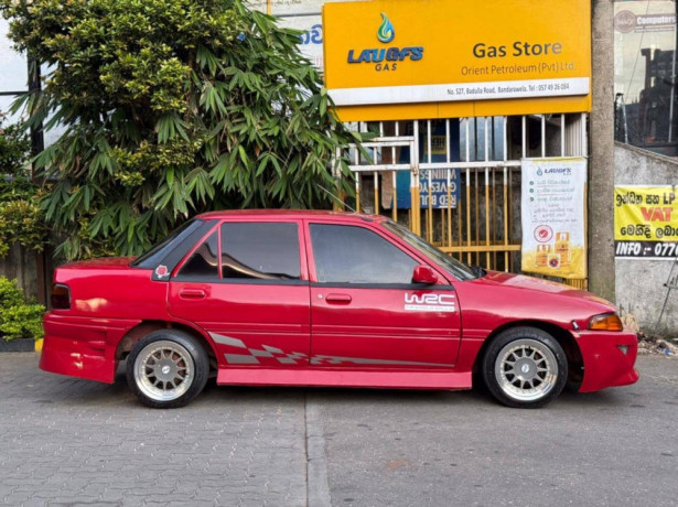 ford-laser-1990-big-2