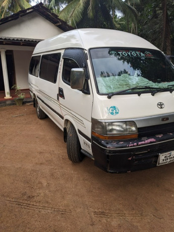 toyota-dolphin-1990-big-4