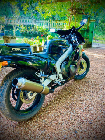 honda-cbr-250-2011-big-2