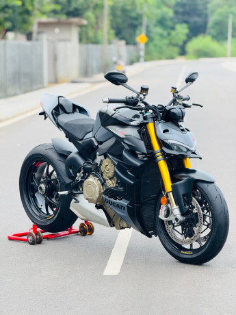 ducati-streetfighter-v4s-2023-big-1