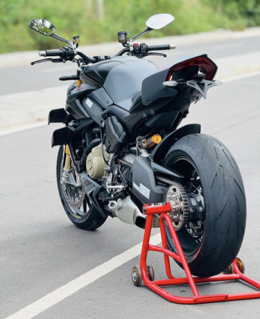 ducati-streetfighter-v4s-2023-big-2