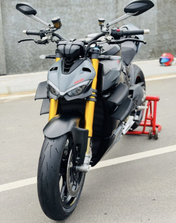 ducati-streetfighter-v4s-2023-big-3