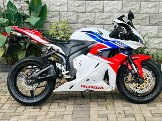 honda-cbr-600rr-2018