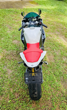 yamaha-r1-2014-big-2