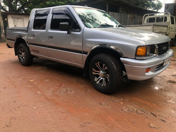 isuzu-double-cab-1994-big-2