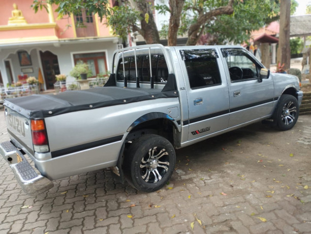 isuzu-double-cab-1994-big-1