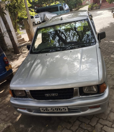 isuzu-double-cab-1994-big-4
