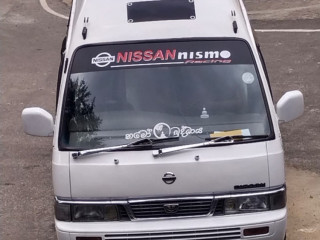 nissan-caravan-1995