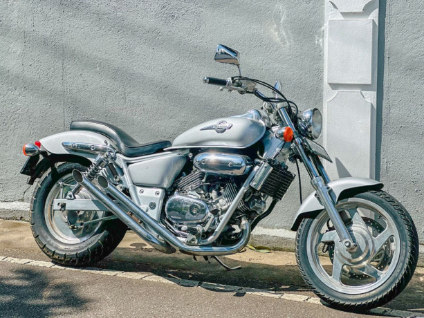 honda-magna-250-big-0