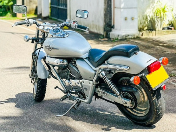 honda-magna-250-big-1
