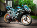 yamaha-r1-2005-small-3