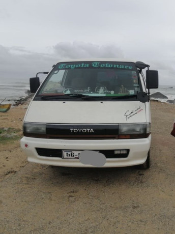 toyota-townace-cr27-big-2