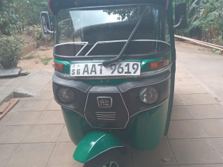 bajaj-4-stroke-three-wheel-2012