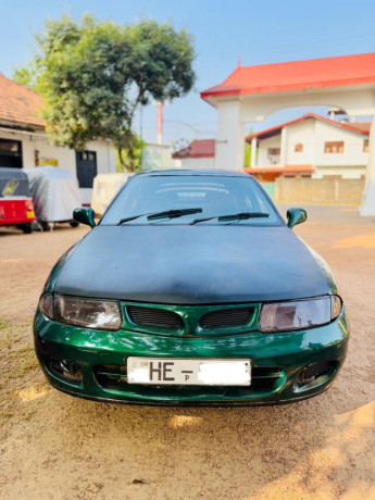 mitsubishi-lancer-carishma-big-3