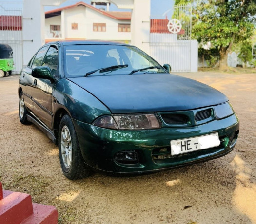 mitsubishi-lancer-carishma-big-1