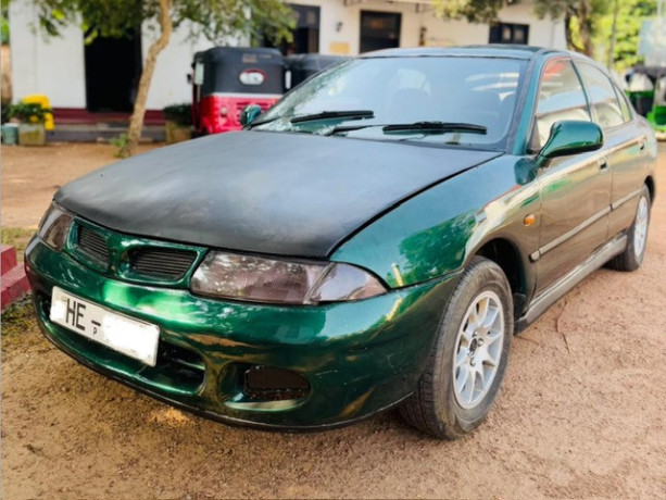 mitsubishi-lancer-carishma-big-0