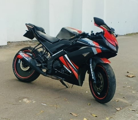 yamaha-r15-2019-big-4