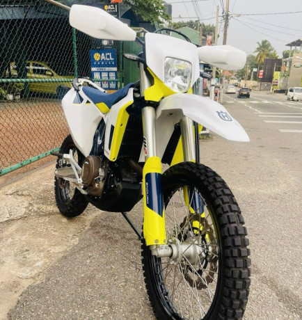 husqvarna-701-2021-big-1