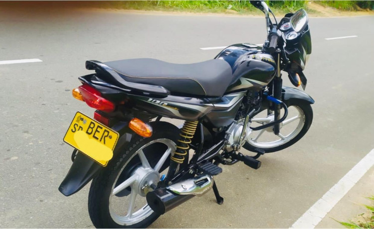 bajaj-platina-100-2017-big-2