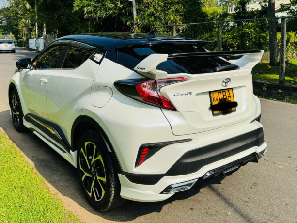 toyota-chr-ngx-50-2017-big-4