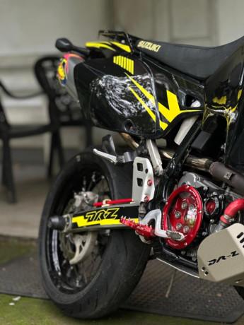 suzuki-drz-400sm-registered-big-3