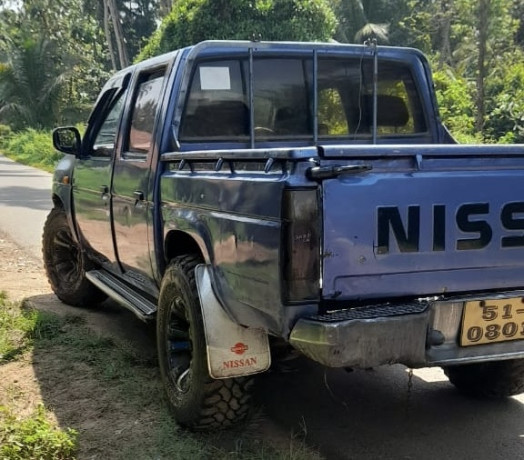 nissan-d21-double-cab-big-3