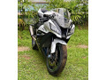 kawasaki-zx10r-2015-small-1