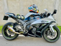 kawasaki-zx10r-2015-small-0