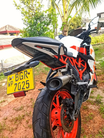 ktm-rc-200-big-2